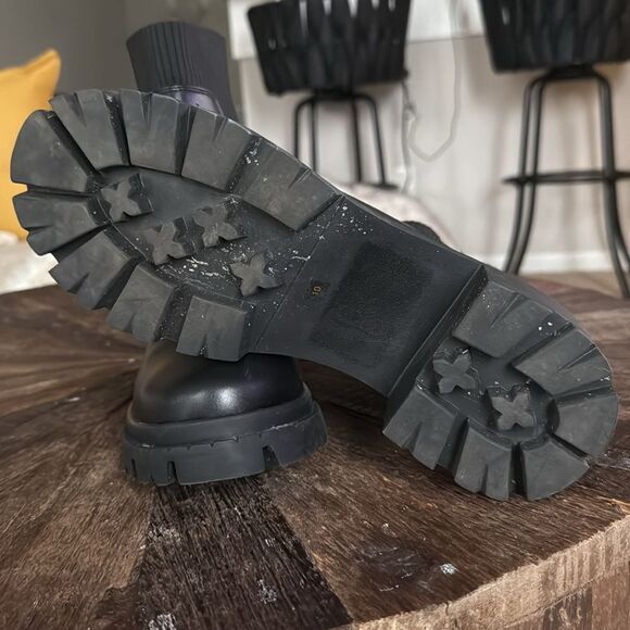 Steve Madden Zappa Lug Sole Black Pull On Chelsea Boot - Picture 7 of 9